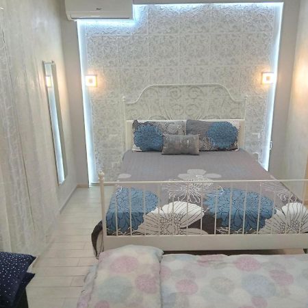 Rosilienza Suites Private Spa, Patio Garden Free Trasfer To & From Airport Φιουμιτσίνο Εξωτερικό φωτογραφία