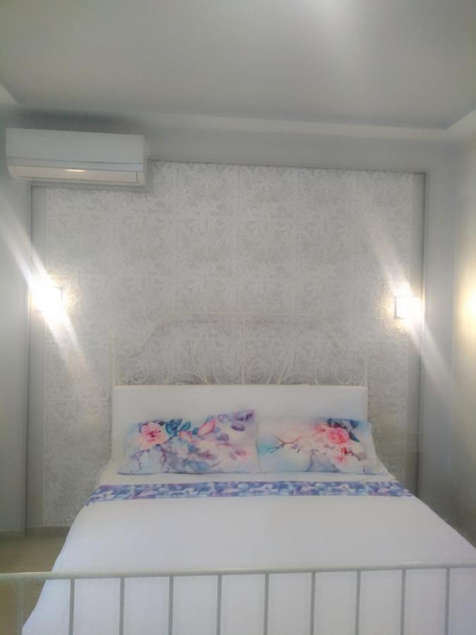 Rosilienza Suites Private Spa, Patio Garden Free Trasfer To & From Airport Φιουμιτσίνο Εξωτερικό φωτογραφία