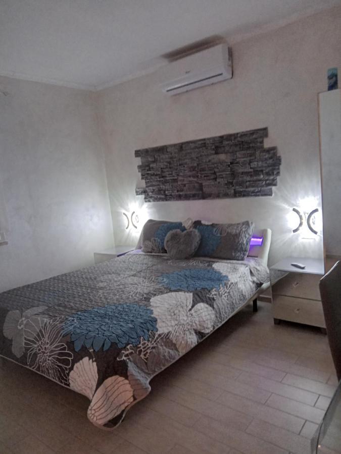 Rosilienza Suites Private Spa, Patio Garden Free Trasfer To & From Airport Φιουμιτσίνο Εξωτερικό φωτογραφία