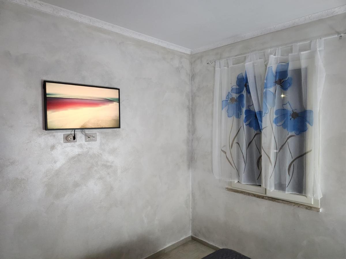 Rosilienza Suites Private Spa, Patio Garden Free Trasfer To & From Airport Φιουμιτσίνο Εξωτερικό φωτογραφία