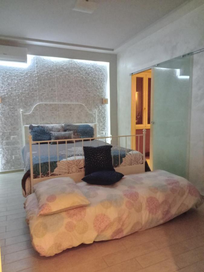 Rosilienza Suites Private Spa, Patio Garden Free Trasfer To & From Airport Φιουμιτσίνο Εξωτερικό φωτογραφία