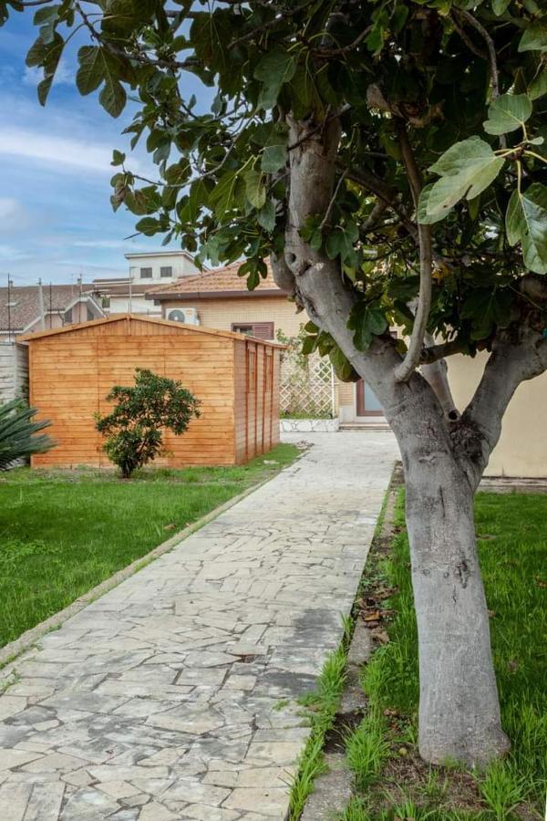 Rosilienza Suites Private Spa, Patio Garden Free Trasfer To & From Airport Φιουμιτσίνο Εξωτερικό φωτογραφία